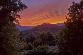 Dogwood Sunset in the Smokies with Decks and Grill!